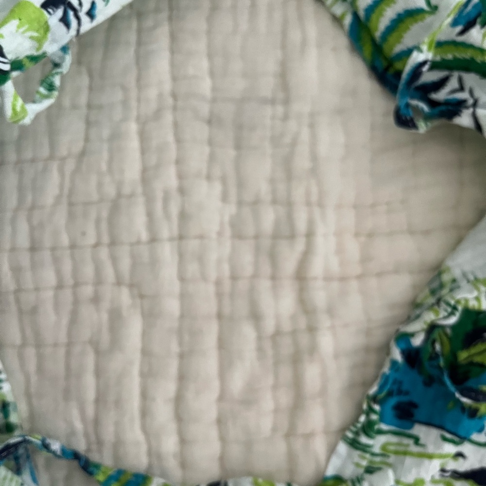 Garnet Hill tropical island print quilted standard shams-2,  100% cotton.  NWOT - Picture 4 of 5